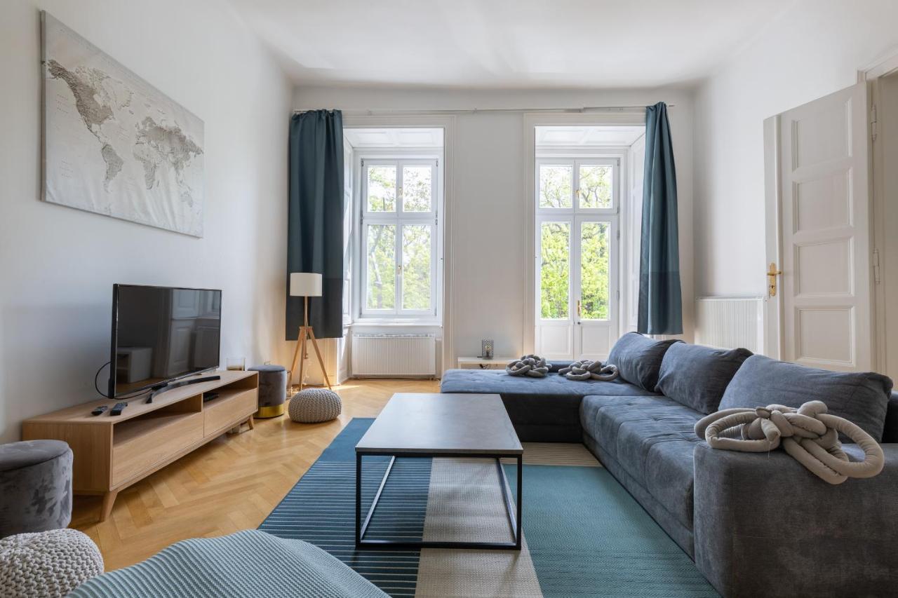 Super 2br-2bt With Balcony&view&sauna&jacuzzi * Boedapest