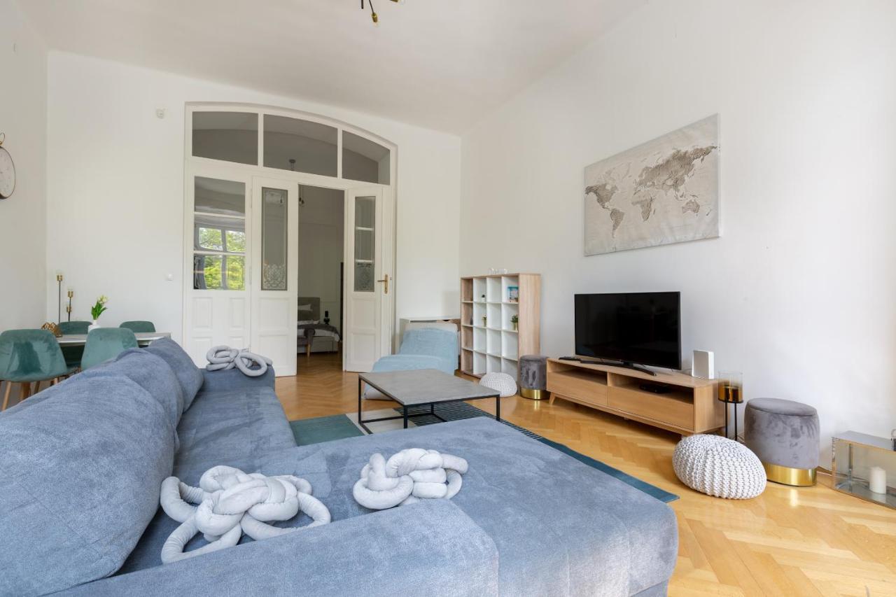 Super 2br-2bt With Balcony&view&sauna&jacuzzi *