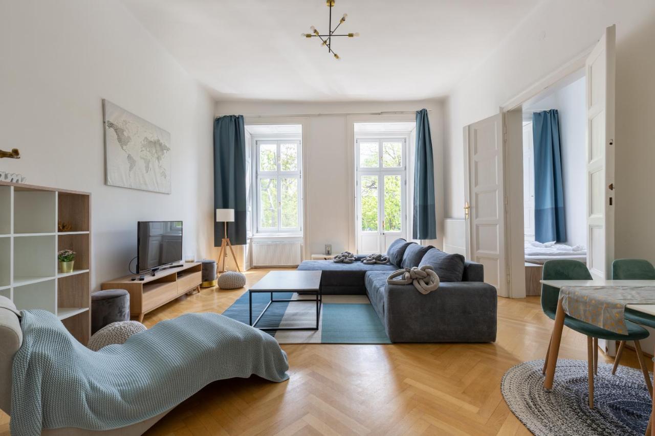 Super 2br-2bt With Balcony&view&sauna&jacuzzi *