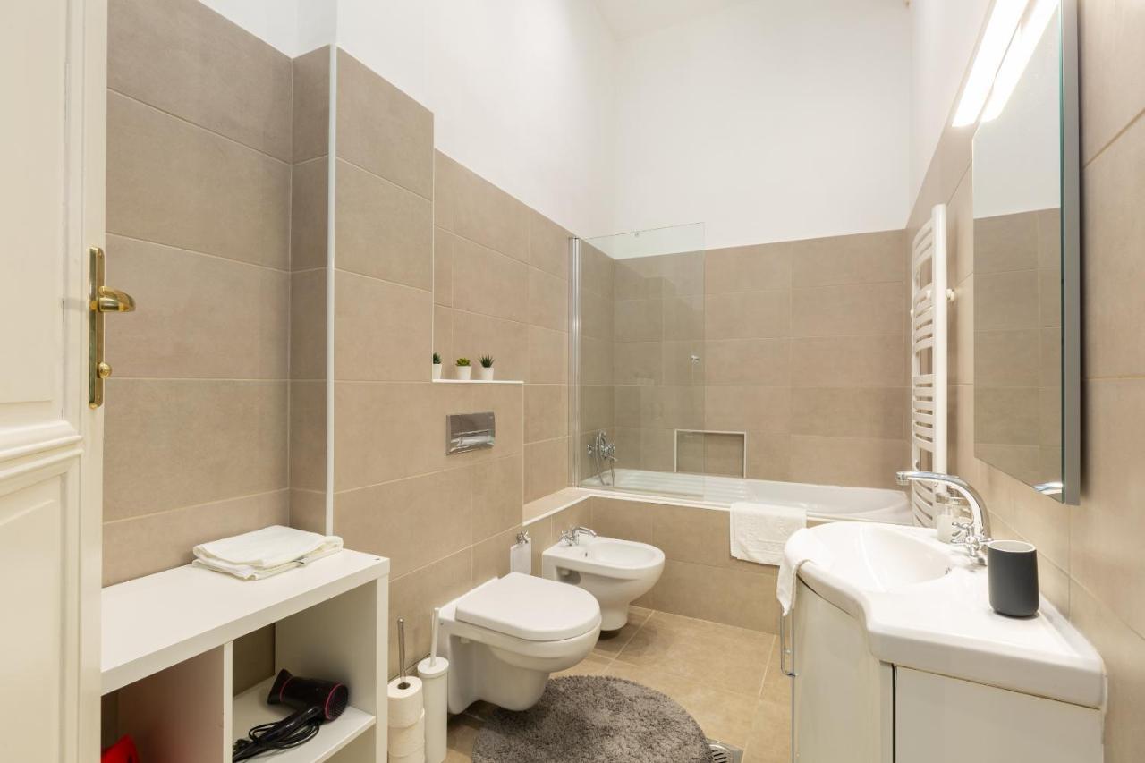 Super 2br-2bt With Balcony&view&sauna&jacuzzi * Budapest