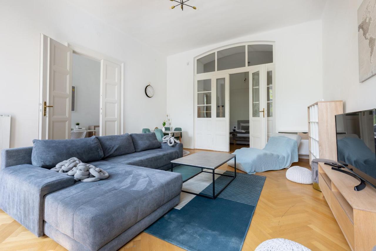 Super 2br-2bt With Balcony&view&sauna&jacuzzi