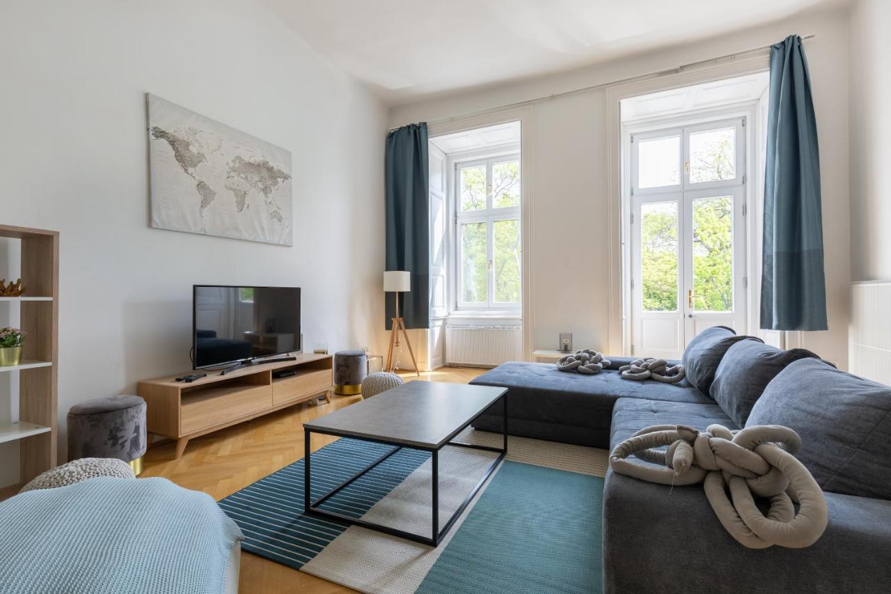 Super 2br-2bt With Balcony&view&sauna&jacuzzi Apartmán Budapest