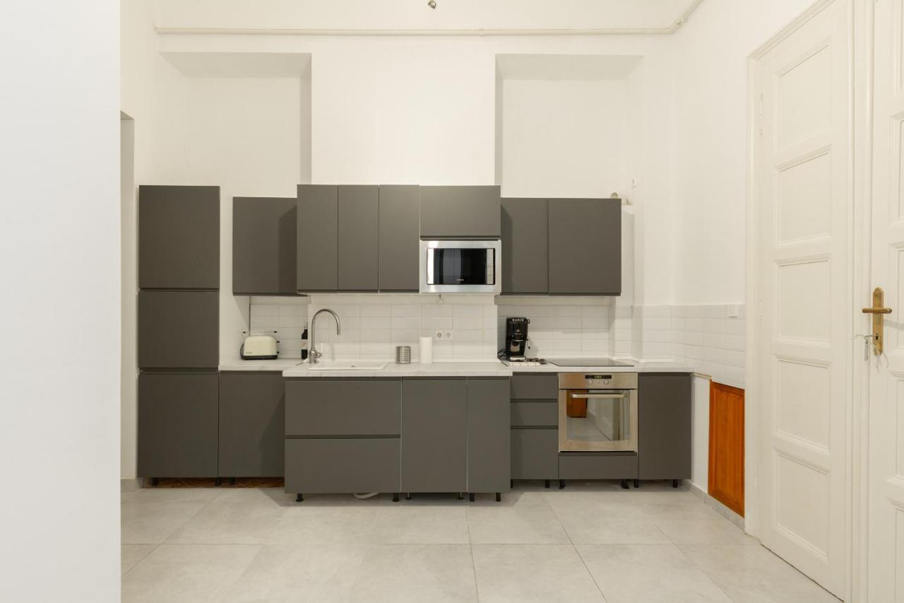 Super 2br-2bt With Balcony&view&sauna&jacuzzi Apartmán Budapest